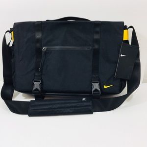 nike laptop messenger bag
